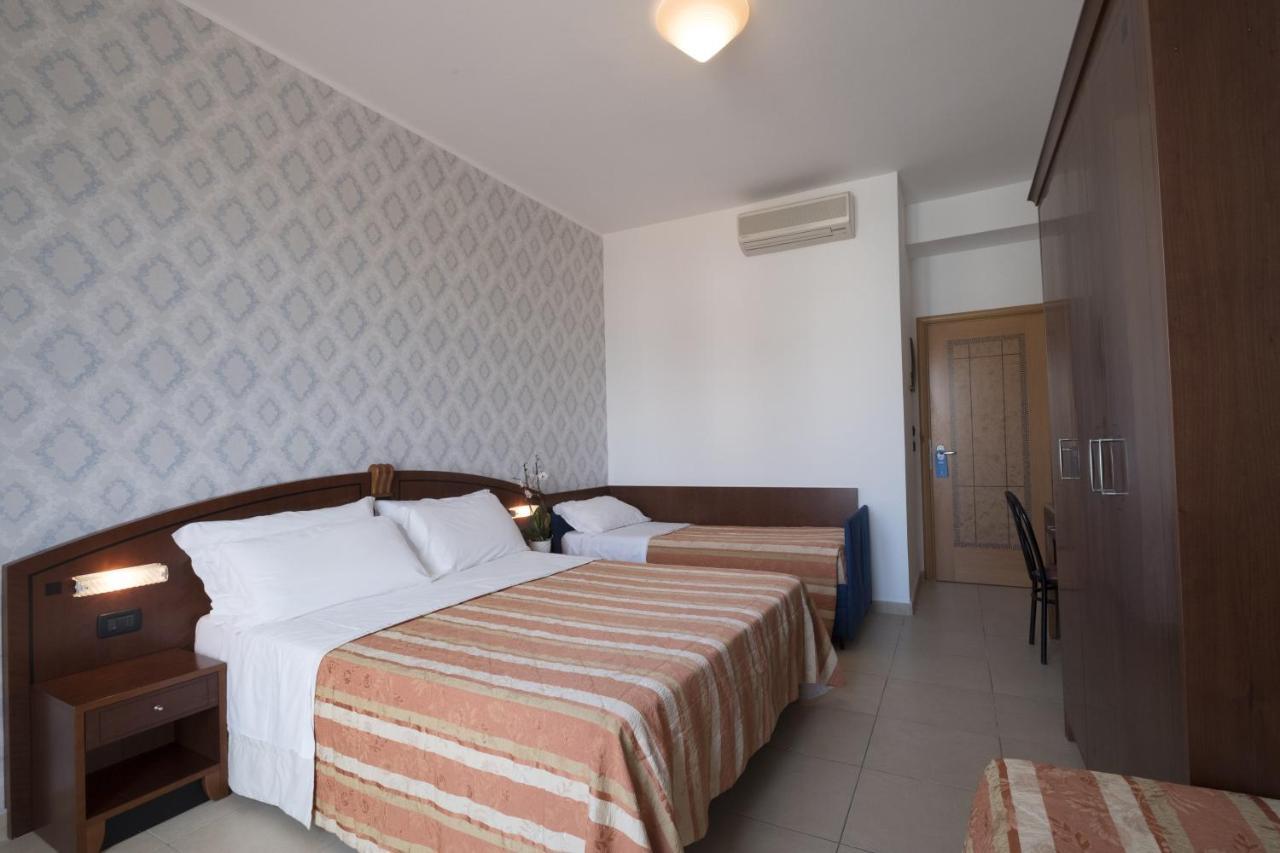 Hotel Rex רימיני מראה חיצוני תמונה