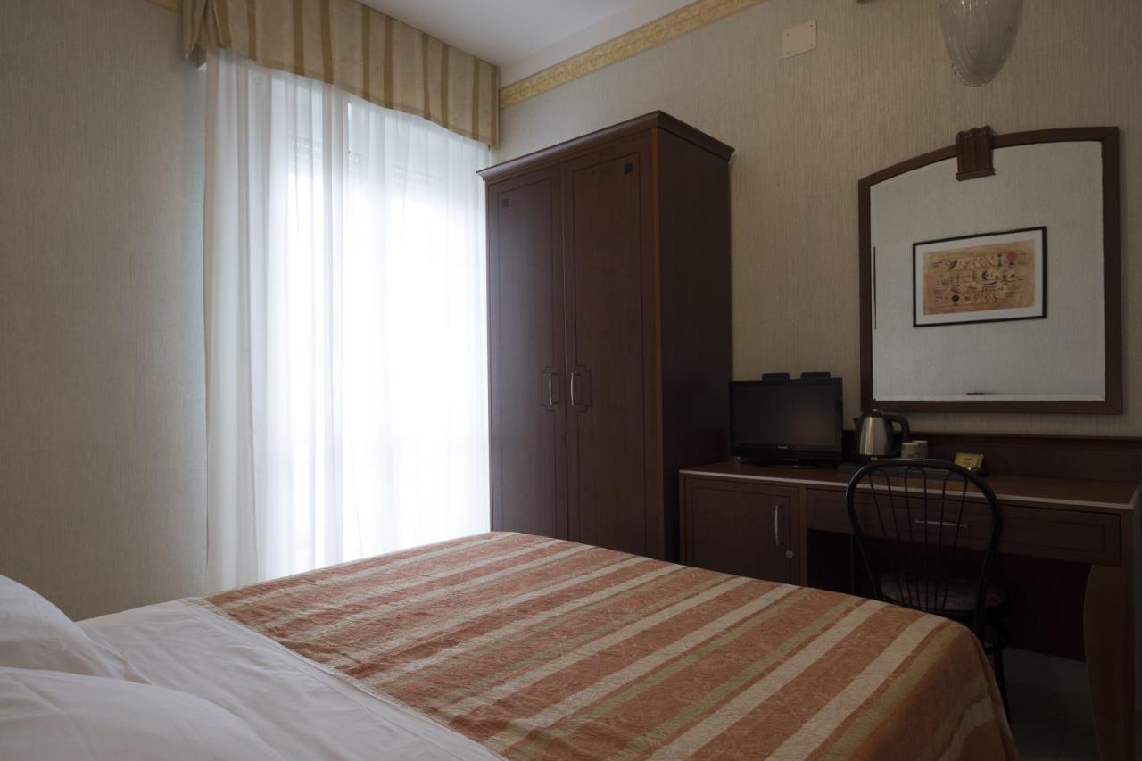 Hotel Rex רימיני מראה חיצוני תמונה