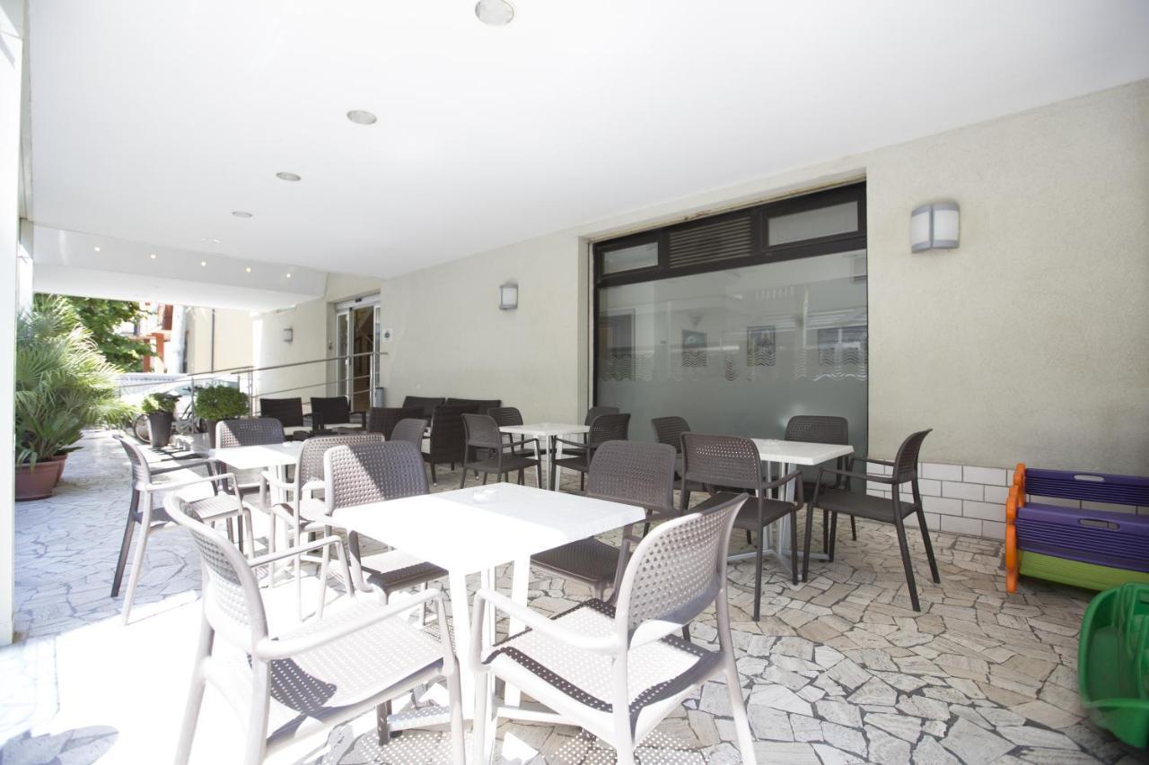Hotel Rex רימיני מראה חיצוני תמונה