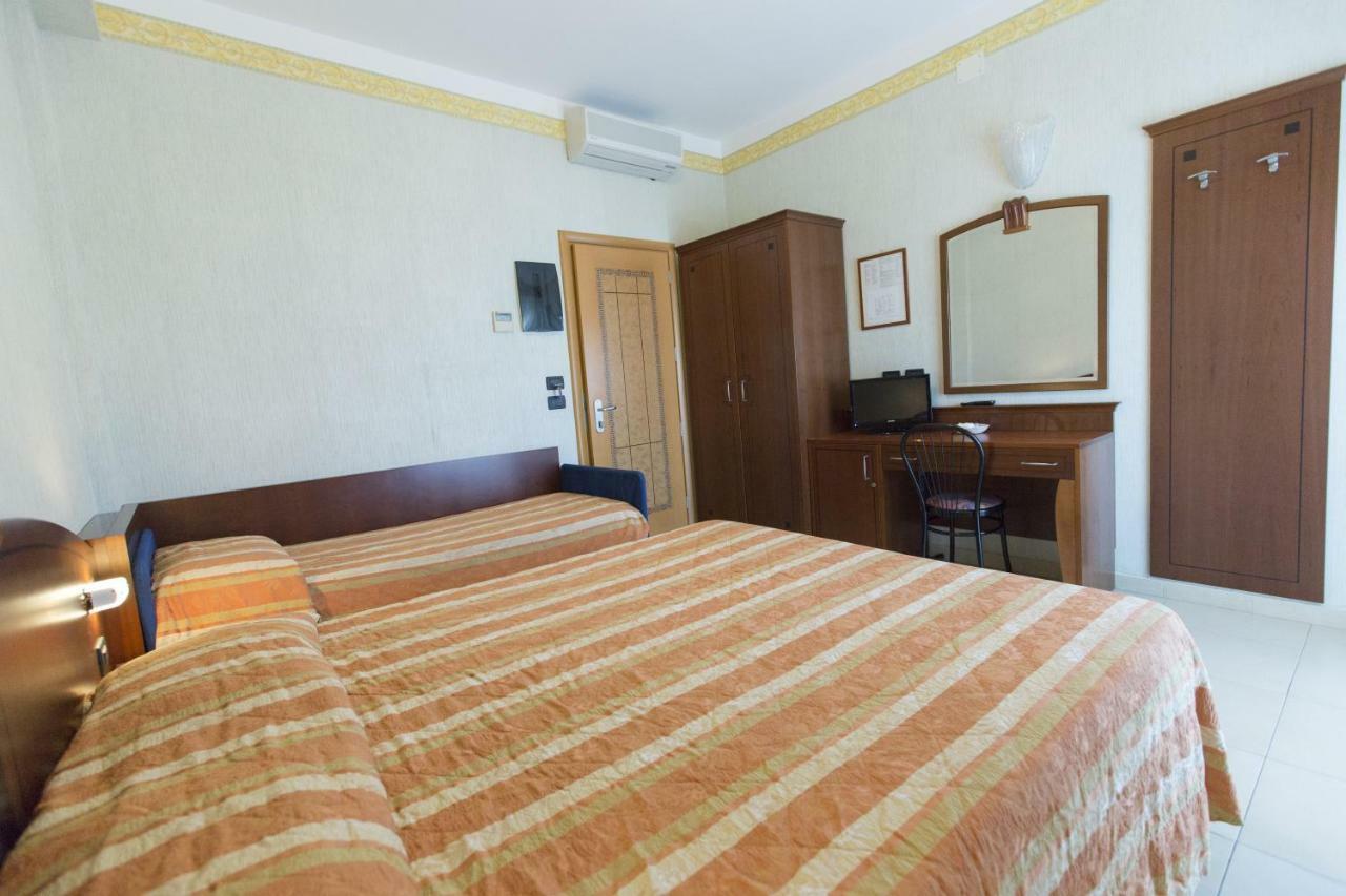 Hotel Rex רימיני מראה חיצוני תמונה